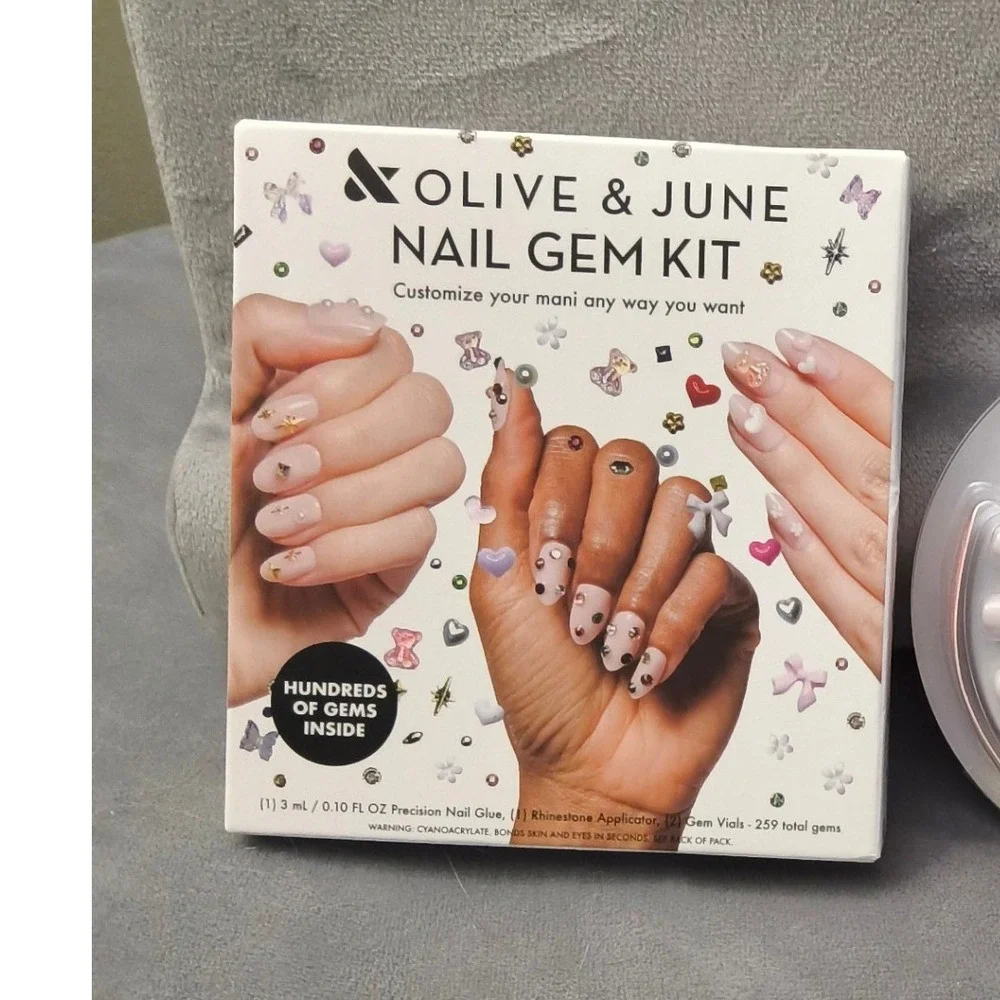 New‎ Olive and June Nail Gem Kit